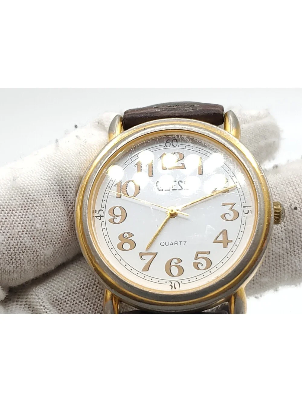 Vintage 1990 Guess Quartz Womens Watch New Battery White Dial Gold Tone 33mm